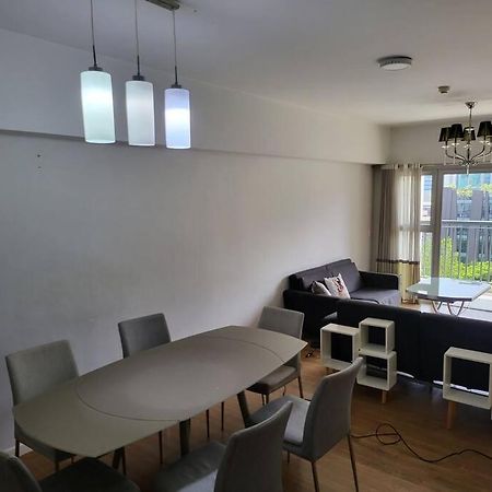 Luxury @ Bgc Sleeps 6 Comfortably Fast Wifi Pool! Apartment Manila Exterior photo